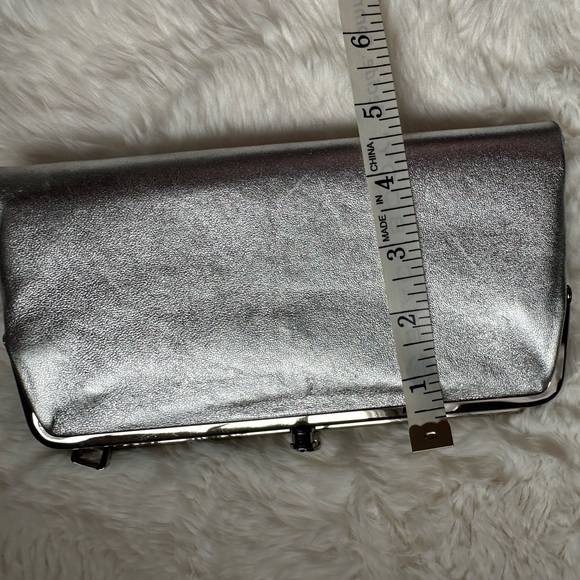 Hobo Lauren clutch wallet - Picture 2 of 7